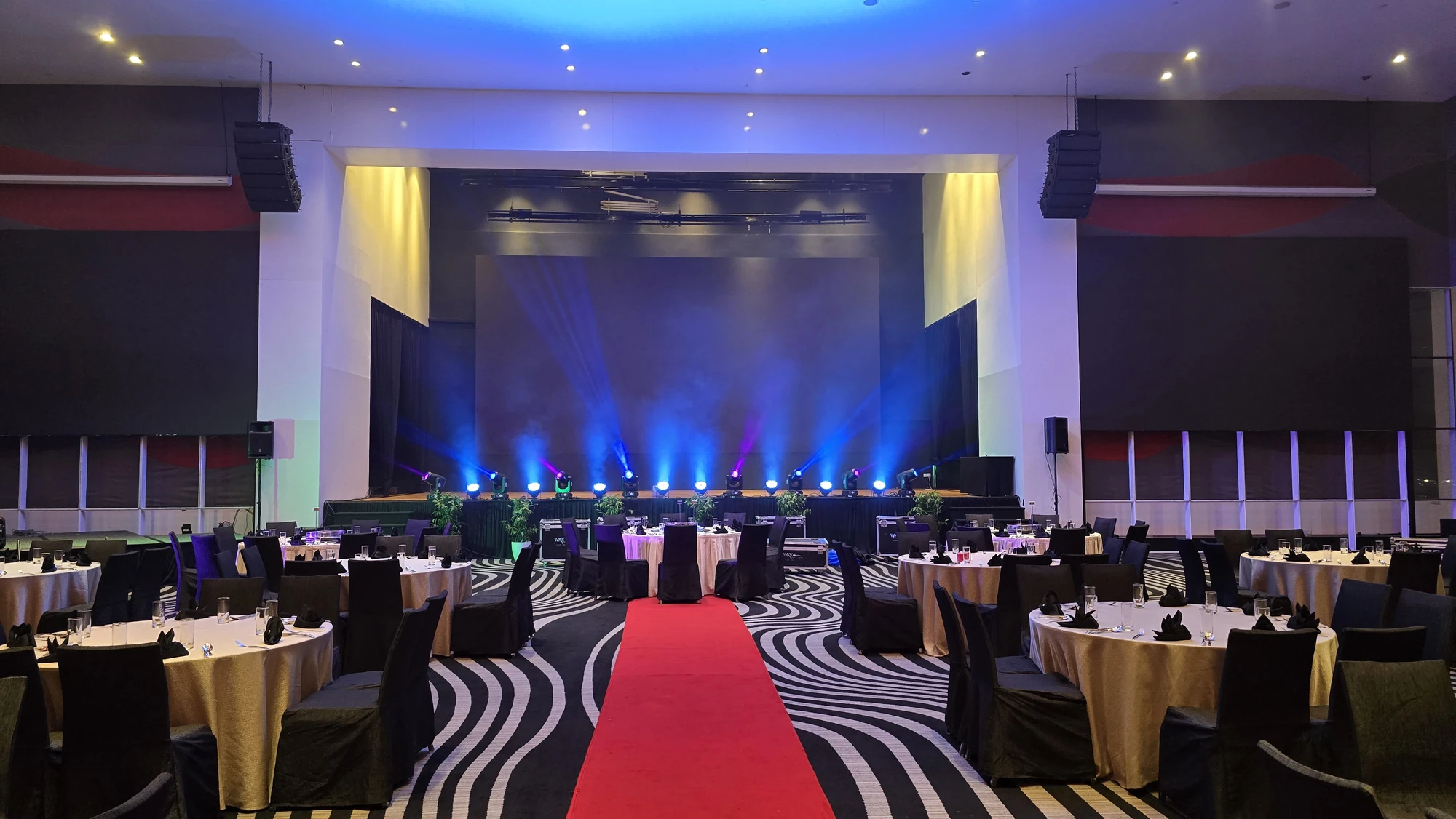 Moving Heads — event media